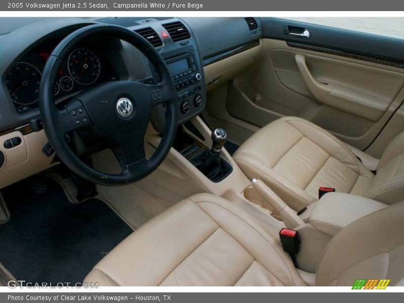 Campanella White / Pure Beige 2005 Volkswagen Jetta 2.5 Sedan