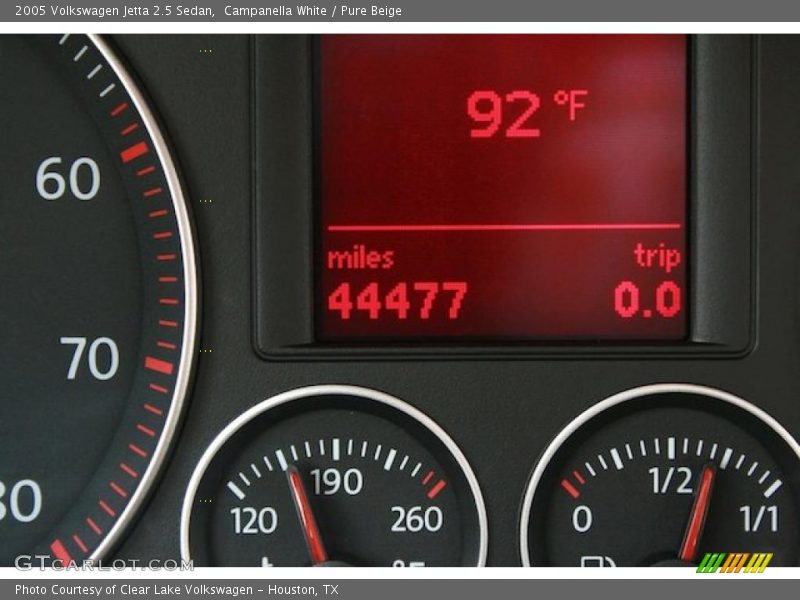 Campanella White / Pure Beige 2005 Volkswagen Jetta 2.5 Sedan