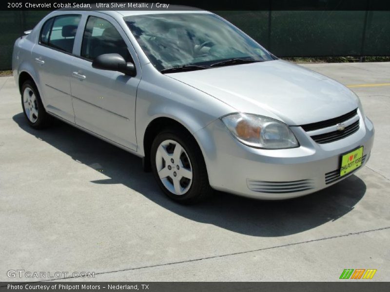 Ultra Silver Metallic / Gray 2005 Chevrolet Cobalt Sedan