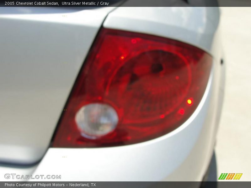 Ultra Silver Metallic / Gray 2005 Chevrolet Cobalt Sedan