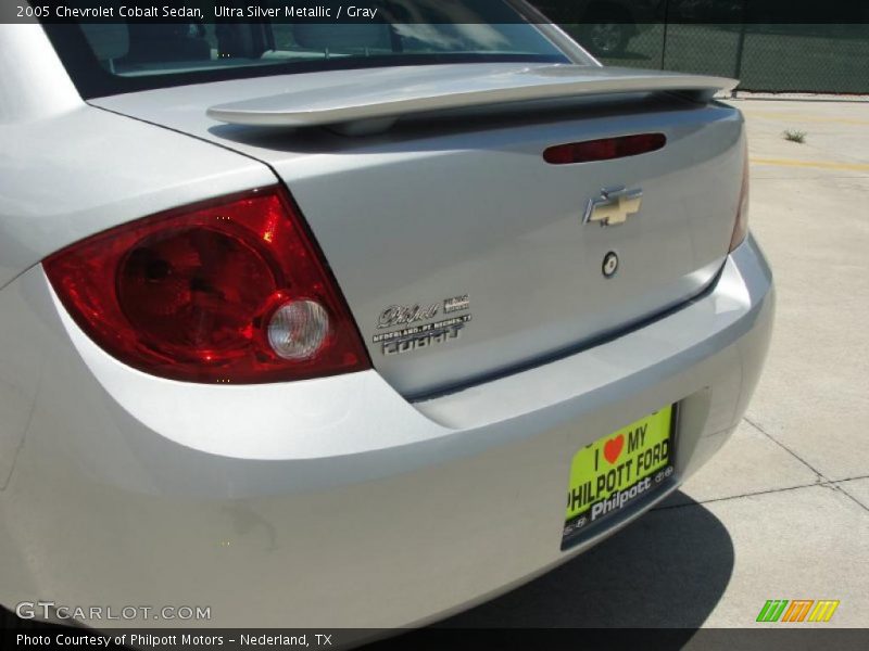 Ultra Silver Metallic / Gray 2005 Chevrolet Cobalt Sedan