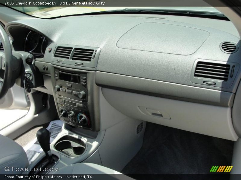 Ultra Silver Metallic / Gray 2005 Chevrolet Cobalt Sedan