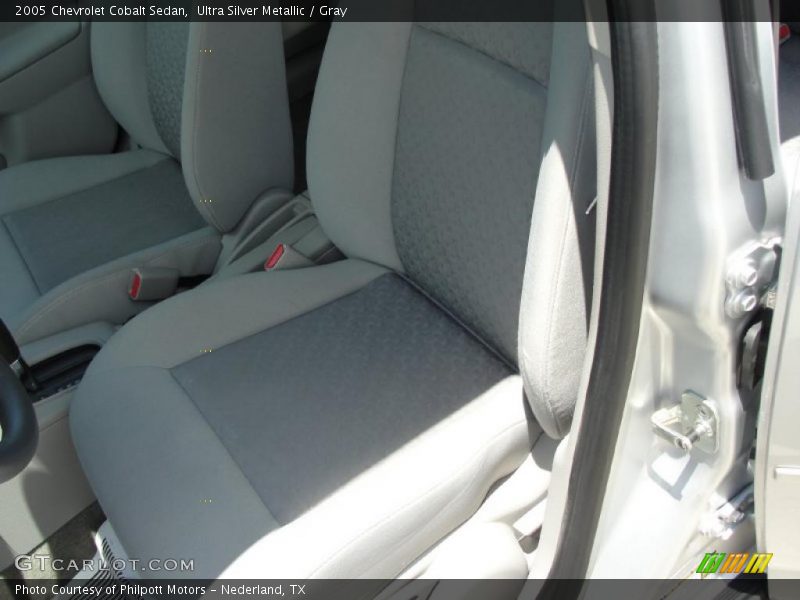 Ultra Silver Metallic / Gray 2005 Chevrolet Cobalt Sedan