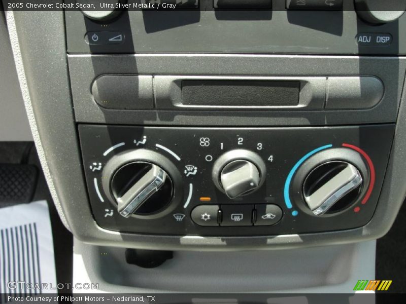 Ultra Silver Metallic / Gray 2005 Chevrolet Cobalt Sedan