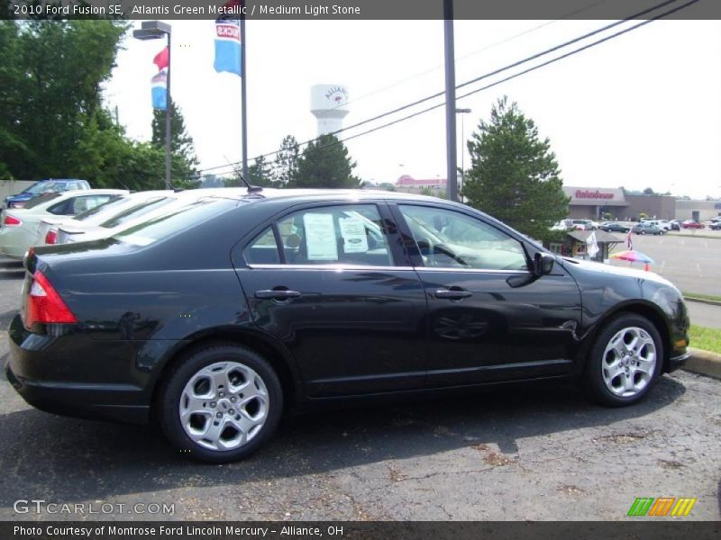 Atlantis Green Metallic / Medium Light Stone 2010 Ford Fusion SE