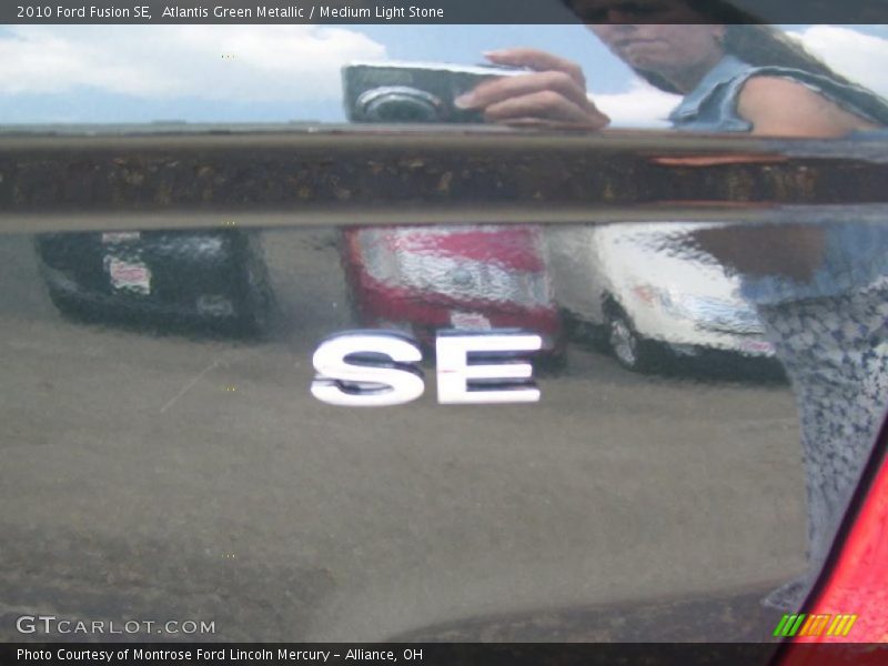 Atlantis Green Metallic / Medium Light Stone 2010 Ford Fusion SE