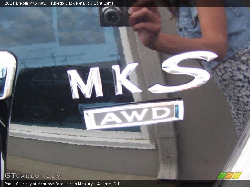 Tuxedo Black Metallic / Light Camel 2011 Lincoln MKS AWD