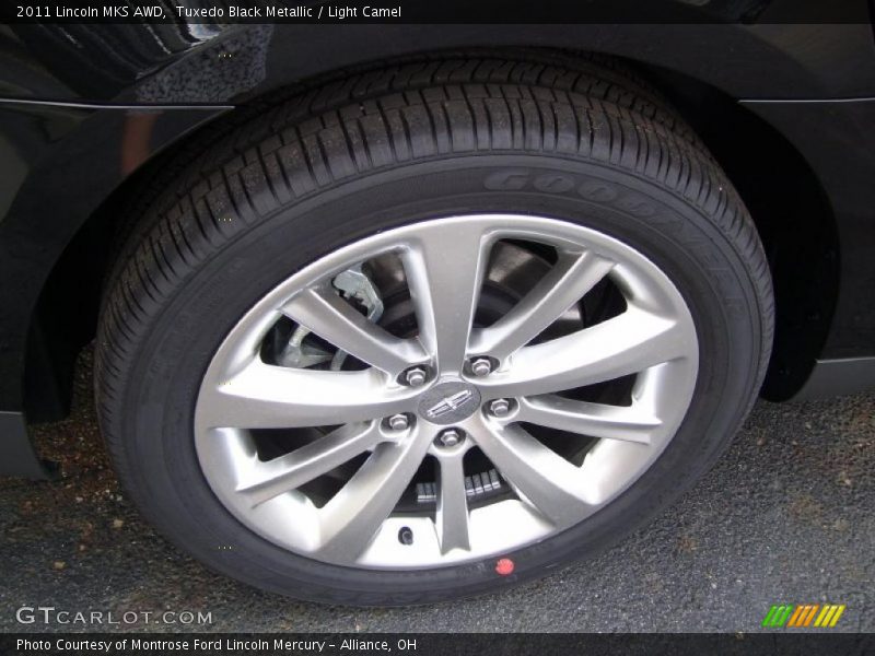 Tuxedo Black Metallic / Light Camel 2011 Lincoln MKS AWD