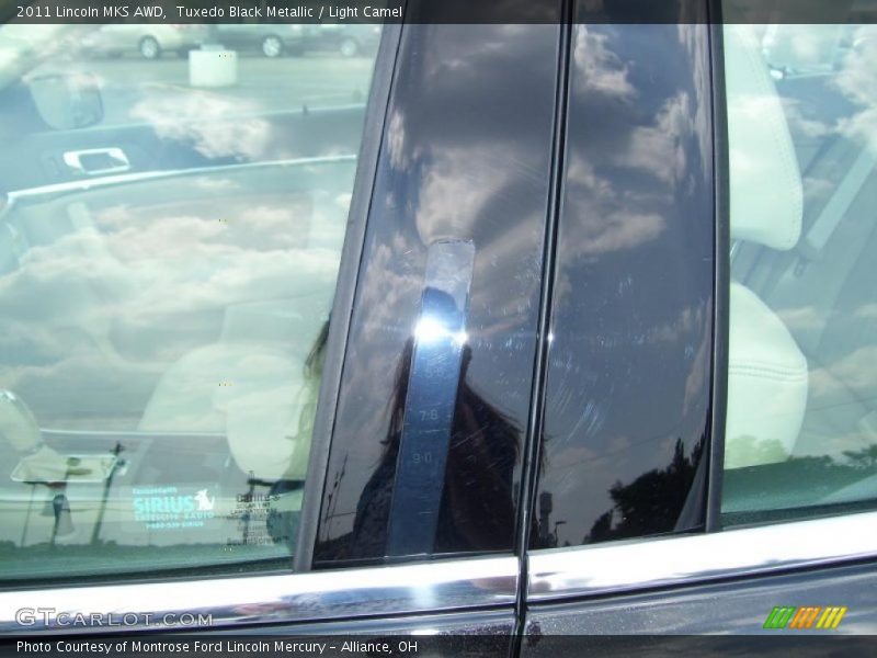 Tuxedo Black Metallic / Light Camel 2011 Lincoln MKS AWD