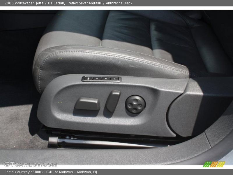Reflex Silver Metallic / Anthracite Black 2006 Volkswagen Jetta 2.0T Sedan
