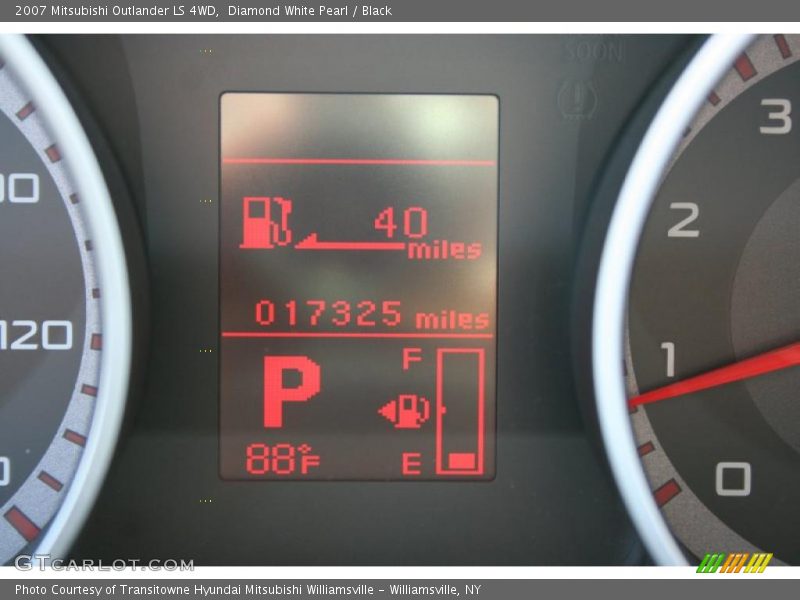 Diamond White Pearl / Black 2007 Mitsubishi Outlander LS 4WD