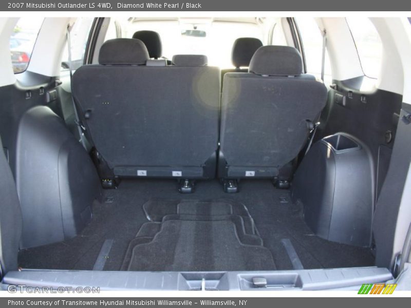 Diamond White Pearl / Black 2007 Mitsubishi Outlander LS 4WD