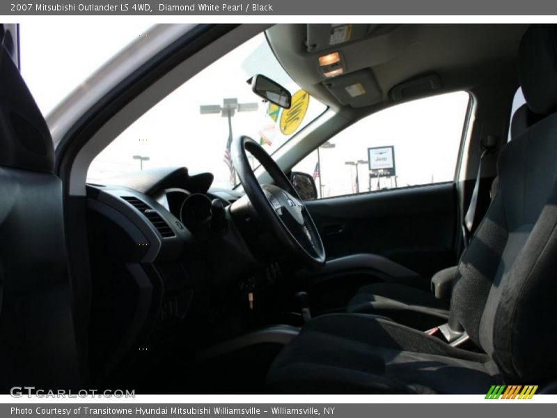 Diamond White Pearl / Black 2007 Mitsubishi Outlander LS 4WD