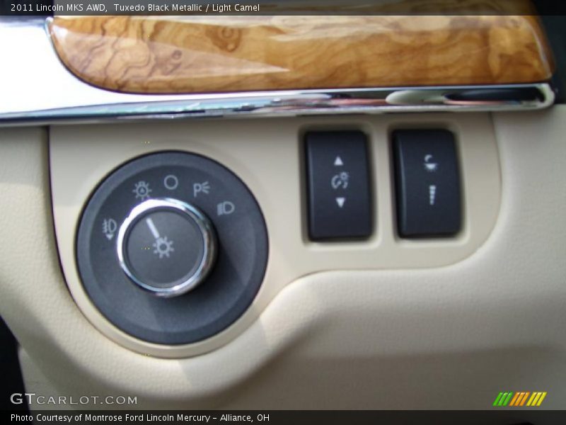 Tuxedo Black Metallic / Light Camel 2011 Lincoln MKS AWD