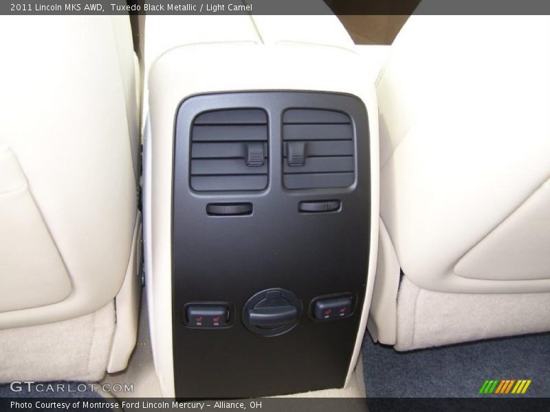 Tuxedo Black Metallic / Light Camel 2011 Lincoln MKS AWD