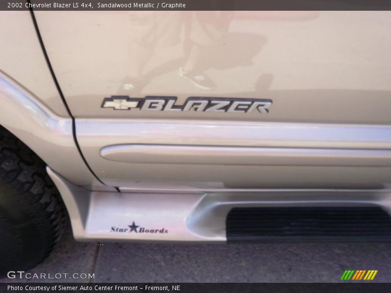 Sandalwood Metallic / Graphite 2002 Chevrolet Blazer LS 4x4
