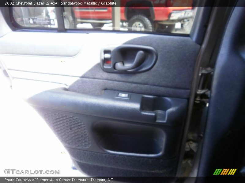 Sandalwood Metallic / Graphite 2002 Chevrolet Blazer LS 4x4