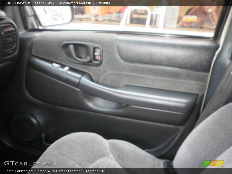 Sandalwood Metallic / Graphite 2002 Chevrolet Blazer LS 4x4