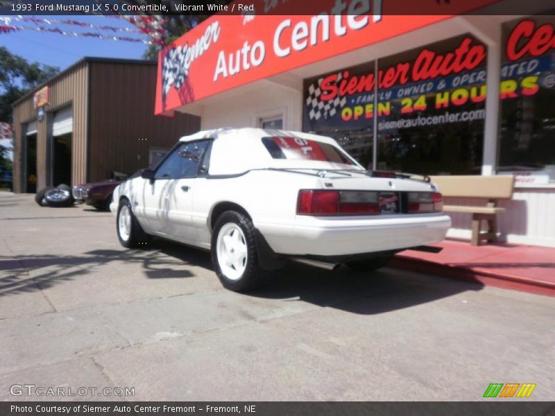 Vibrant White / Red 1993 Ford Mustang LX 5.0 Convertible