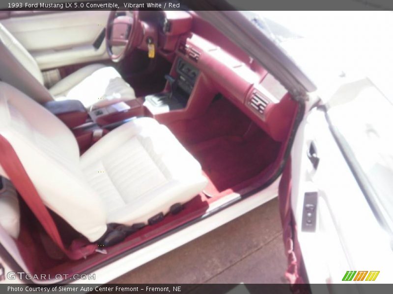 Vibrant White / Red 1993 Ford Mustang LX 5.0 Convertible