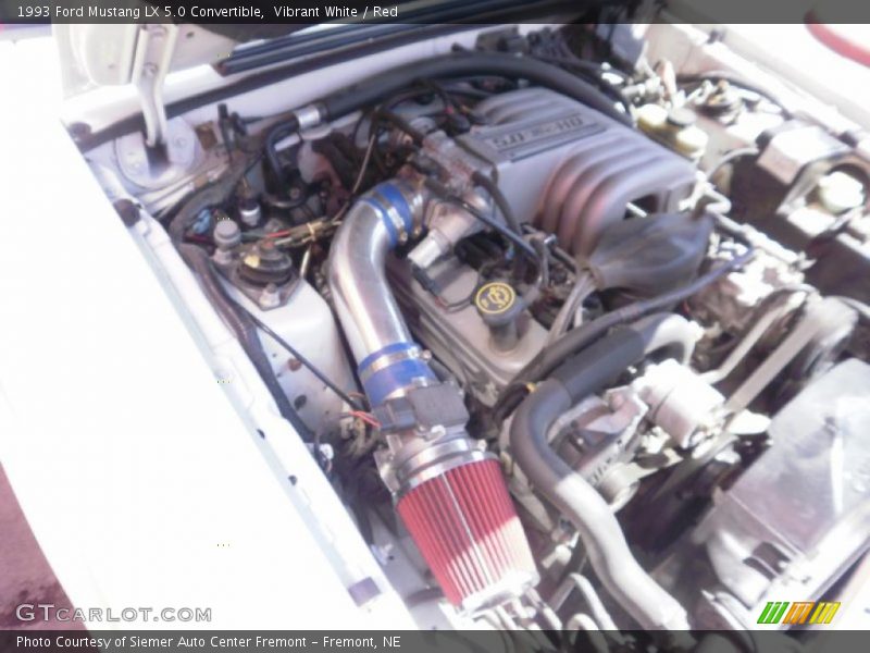 Vibrant White / Red 1993 Ford Mustang LX 5.0 Convertible