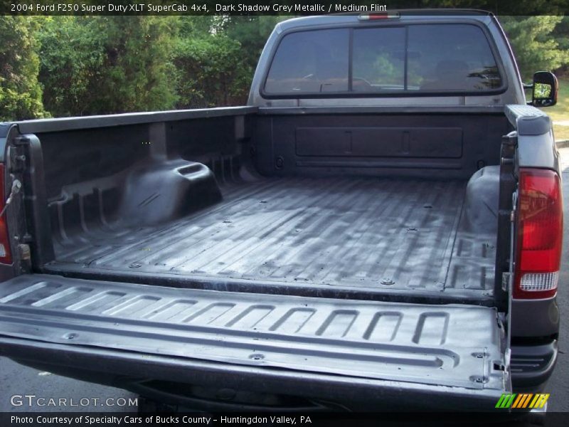 Dark Shadow Grey Metallic / Medium Flint 2004 Ford F250 Super Duty XLT SuperCab 4x4