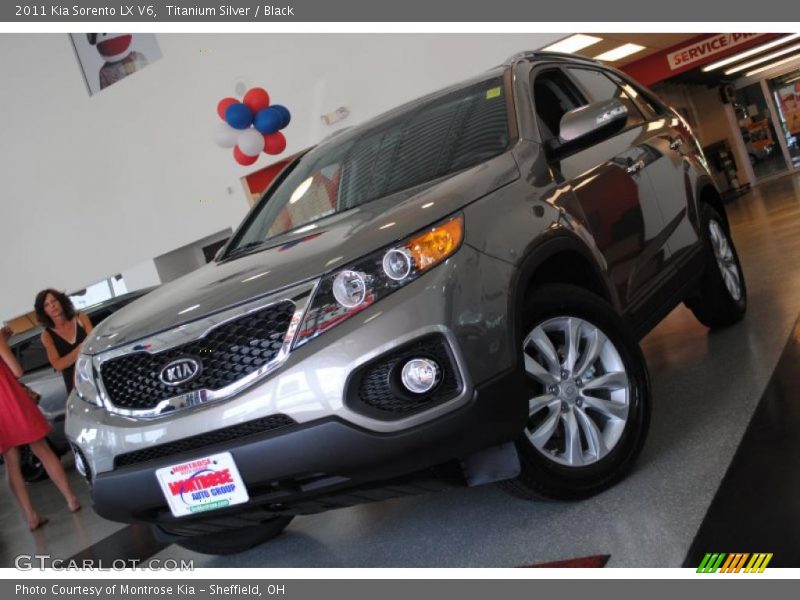 Titanium Silver / Black 2011 Kia Sorento LX V6