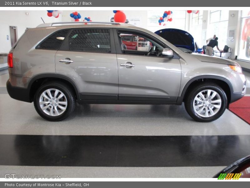 Titanium Silver / Black 2011 Kia Sorento LX V6