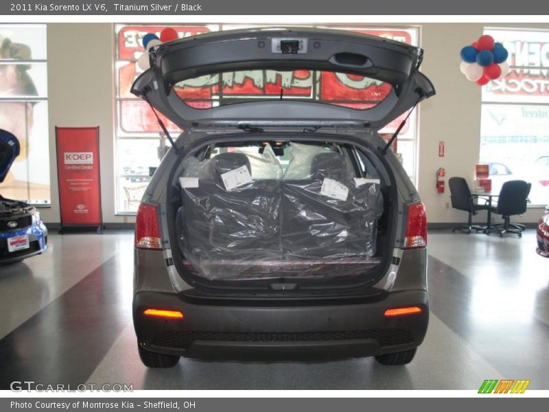 Titanium Silver / Black 2011 Kia Sorento LX V6