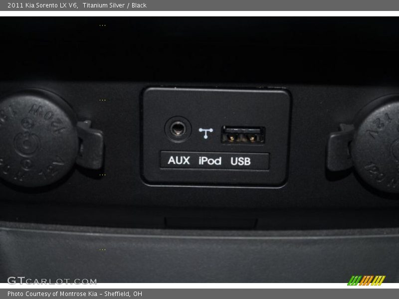 Titanium Silver / Black 2011 Kia Sorento LX V6