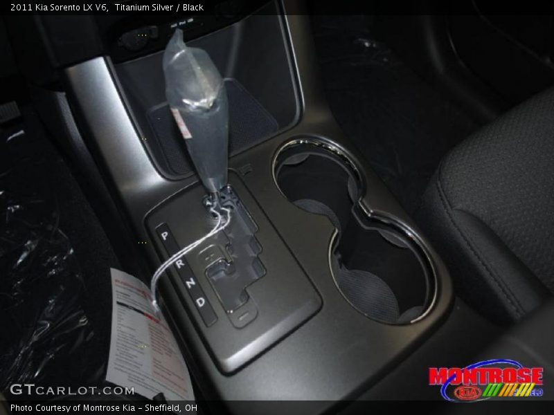 Titanium Silver / Black 2011 Kia Sorento LX V6