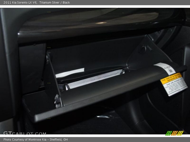 Titanium Silver / Black 2011 Kia Sorento LX V6