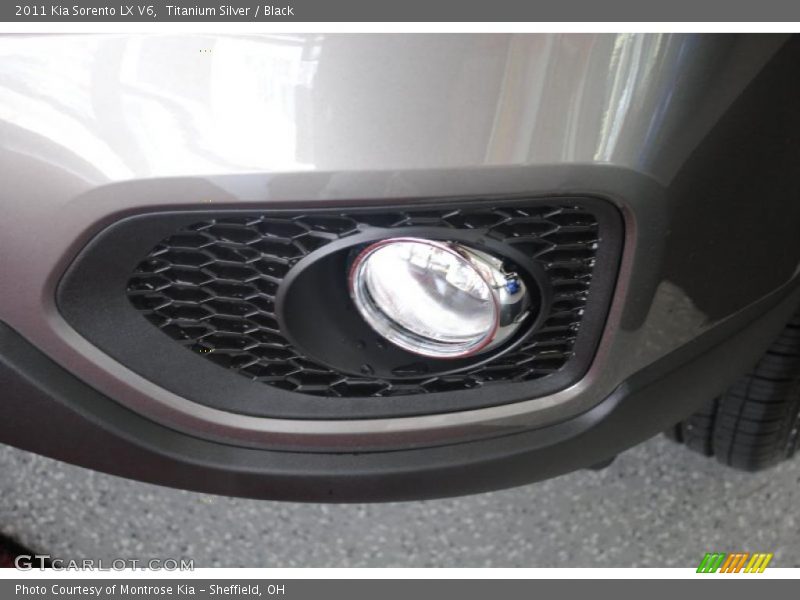 Titanium Silver / Black 2011 Kia Sorento LX V6