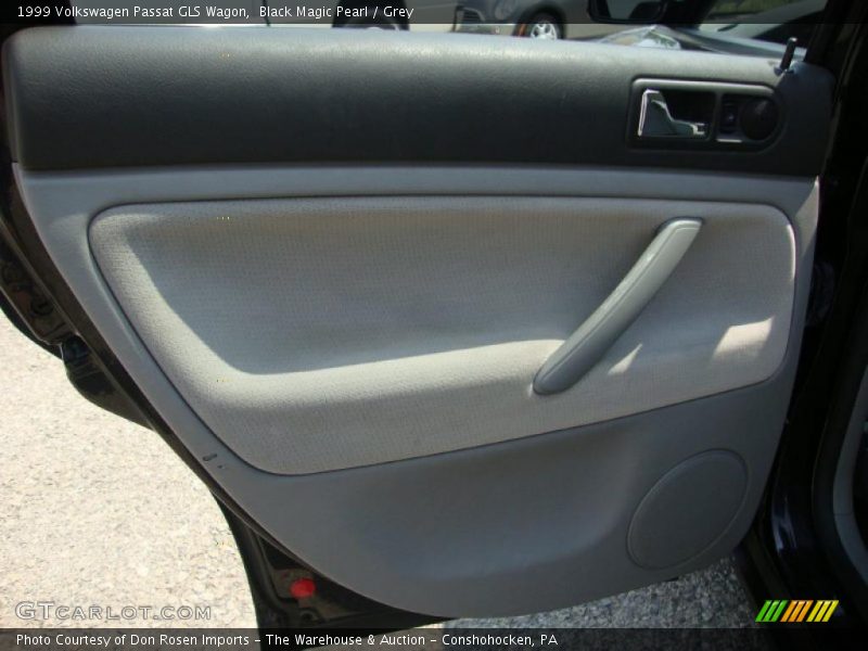 Black Magic Pearl / Grey 1999 Volkswagen Passat GLS Wagon