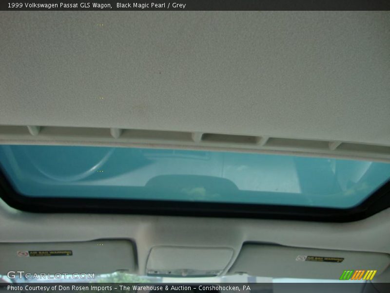 Black Magic Pearl / Grey 1999 Volkswagen Passat GLS Wagon