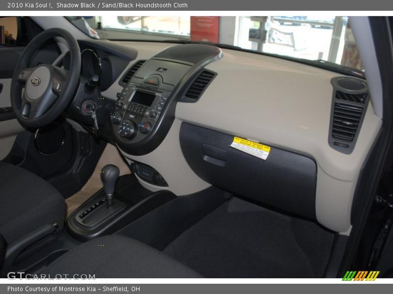 Shadow Black / Sand/Black Houndstooth Cloth 2010 Kia Soul !