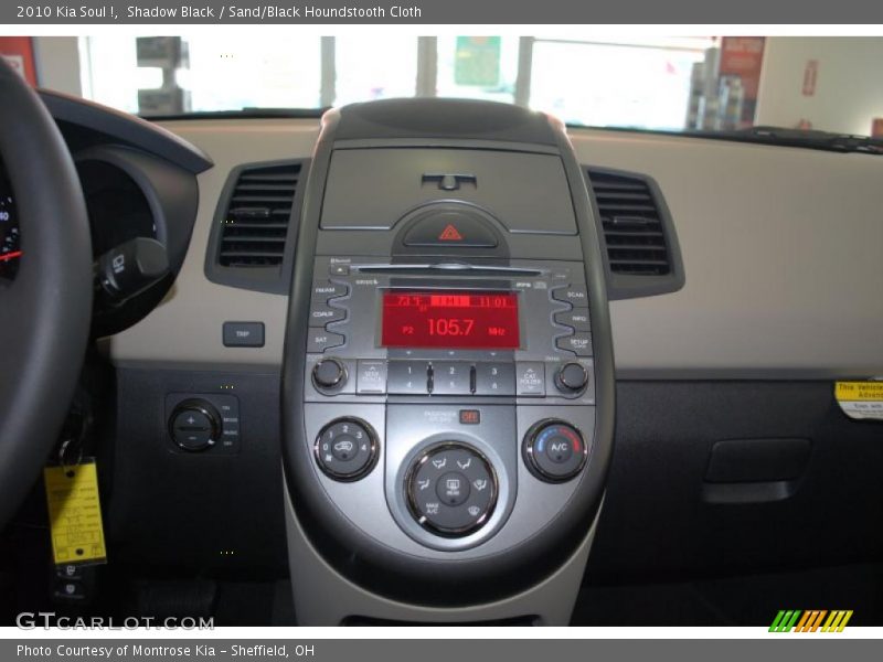 Shadow Black / Sand/Black Houndstooth Cloth 2010 Kia Soul !