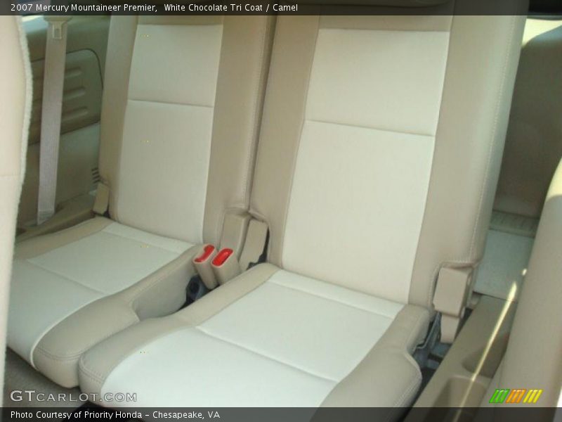 White Chocolate Tri Coat / Camel 2007 Mercury Mountaineer Premier