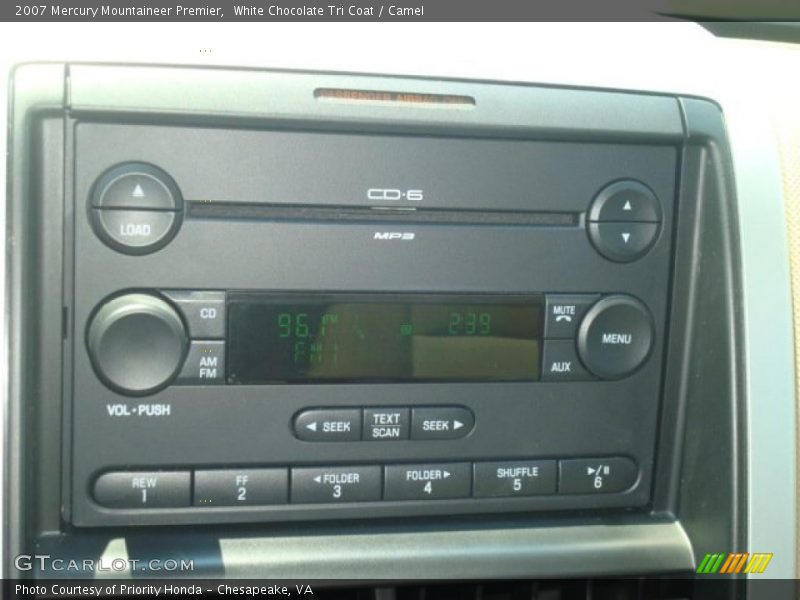 White Chocolate Tri Coat / Camel 2007 Mercury Mountaineer Premier