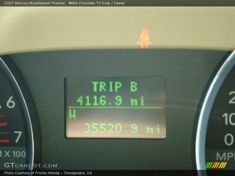 White Chocolate Tri Coat / Camel 2007 Mercury Mountaineer Premier