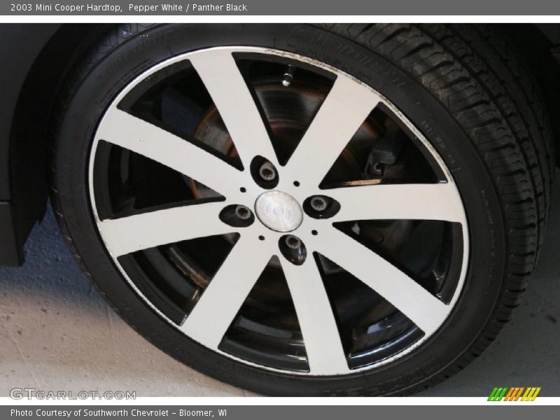 Pepper White / Panther Black 2003 Mini Cooper Hardtop