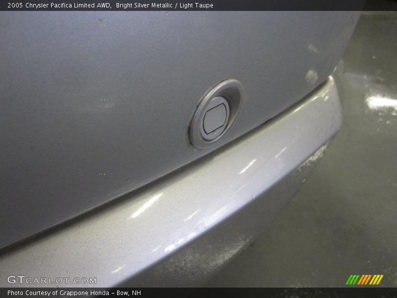 Bright Silver Metallic / Light Taupe 2005 Chrysler Pacifica Limited AWD