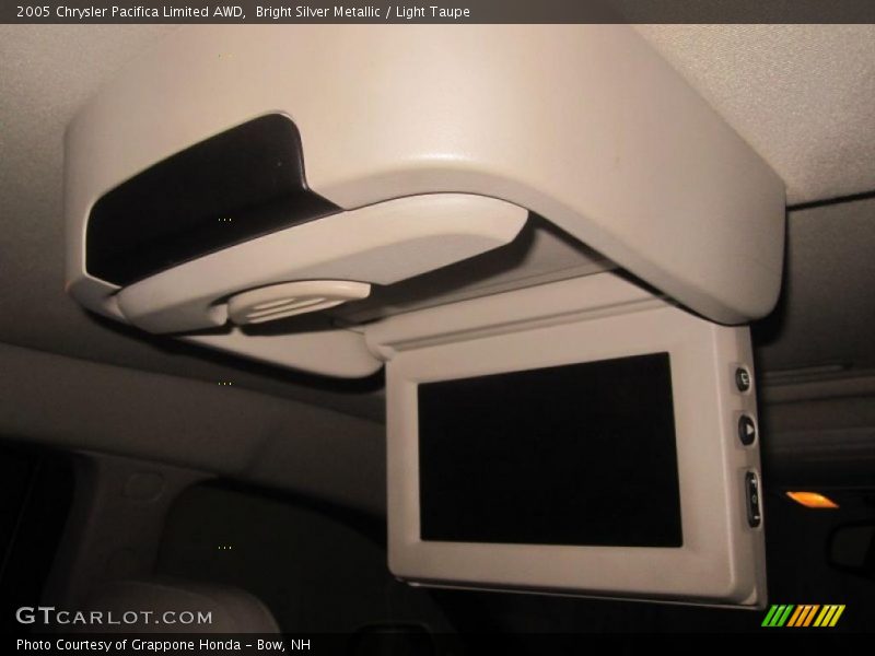 Bright Silver Metallic / Light Taupe 2005 Chrysler Pacifica Limited AWD