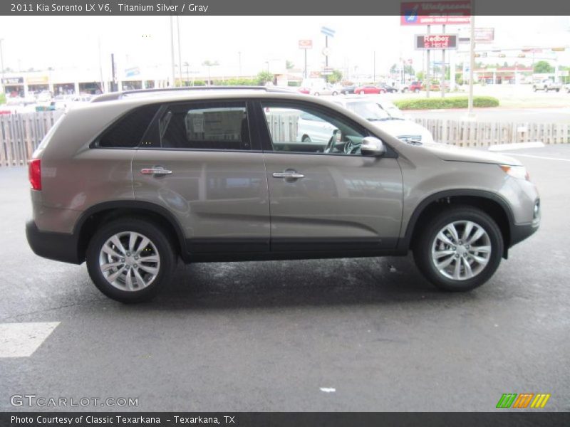 Titanium Silver / Gray 2011 Kia Sorento LX V6