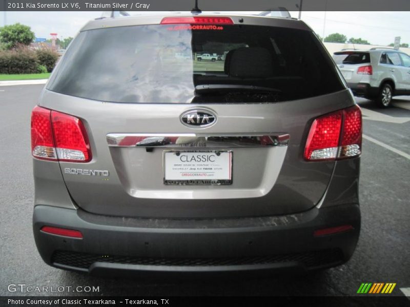 Titanium Silver / Gray 2011 Kia Sorento LX V6