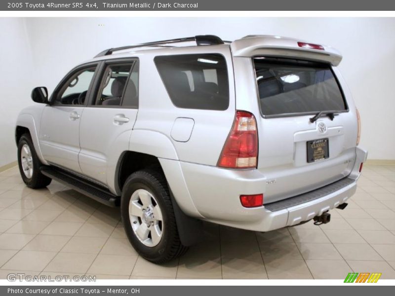 Titanium Metallic / Dark Charcoal 2005 Toyota 4Runner SR5 4x4