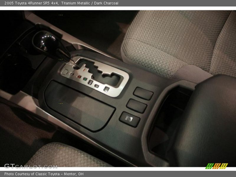 Titanium Metallic / Dark Charcoal 2005 Toyota 4Runner SR5 4x4