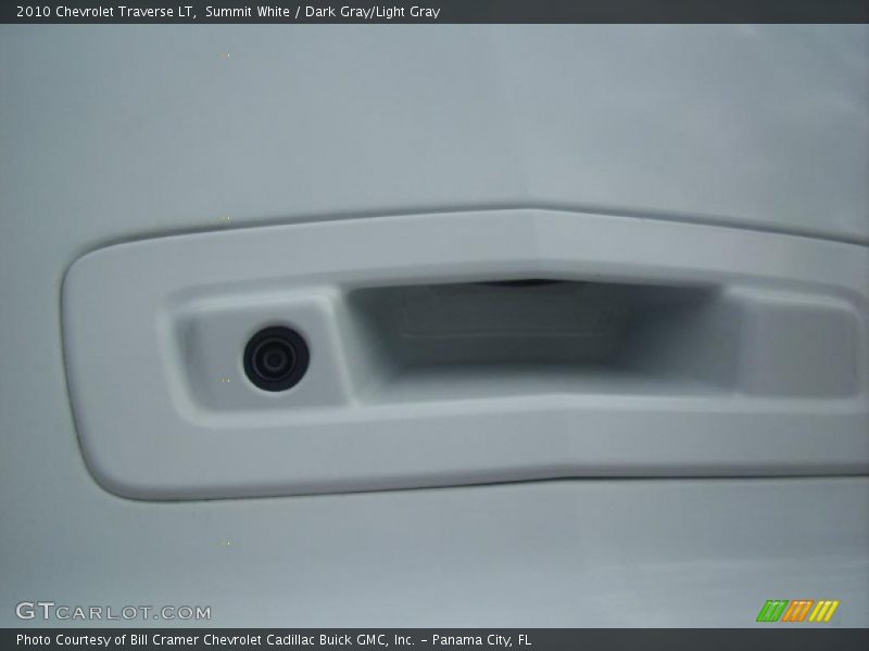 Summit White / Dark Gray/Light Gray 2010 Chevrolet Traverse LT