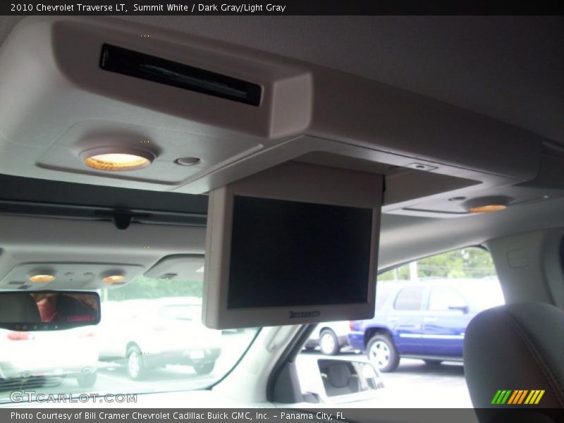 Summit White / Dark Gray/Light Gray 2010 Chevrolet Traverse LT