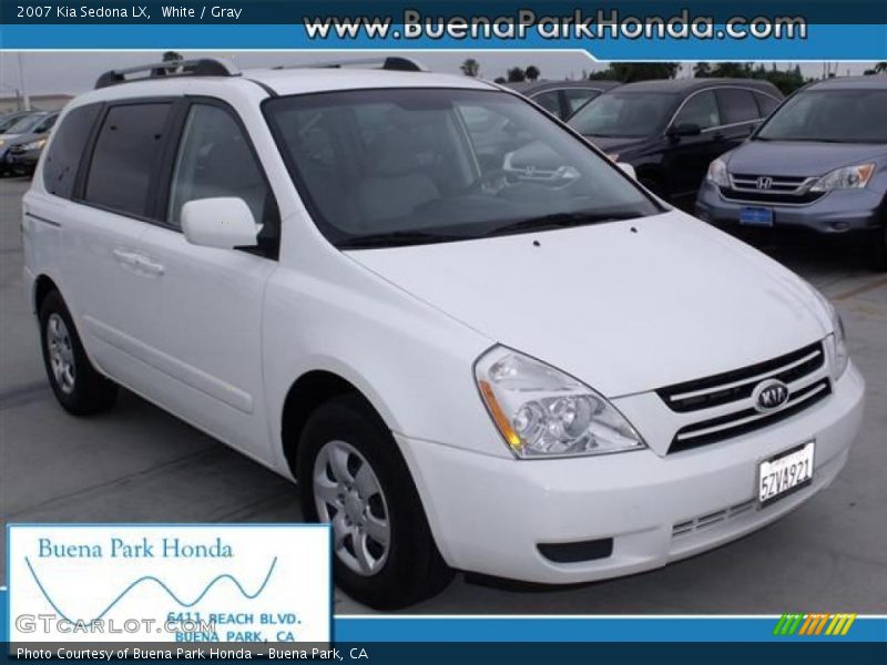 White / Gray 2007 Kia Sedona LX
